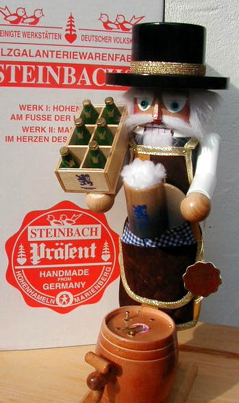 steinbach nutcracker cupcake baker